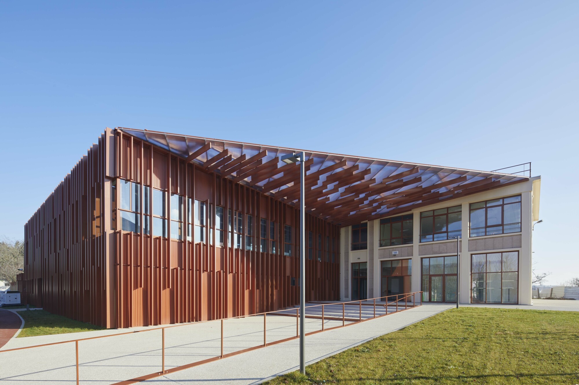 SACLAY 01